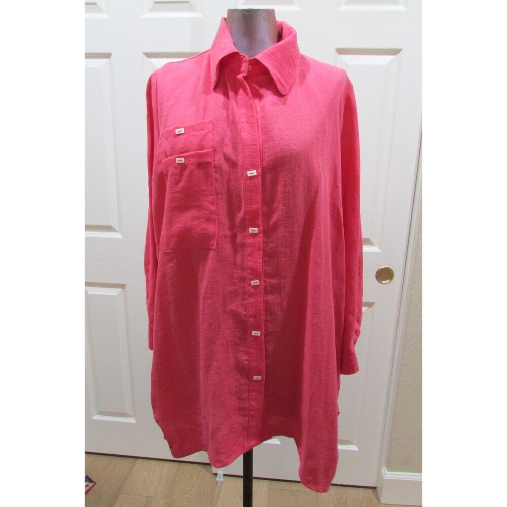 I.C. by Connie K Coral Tunic/Top with Pearl buttons Size L
